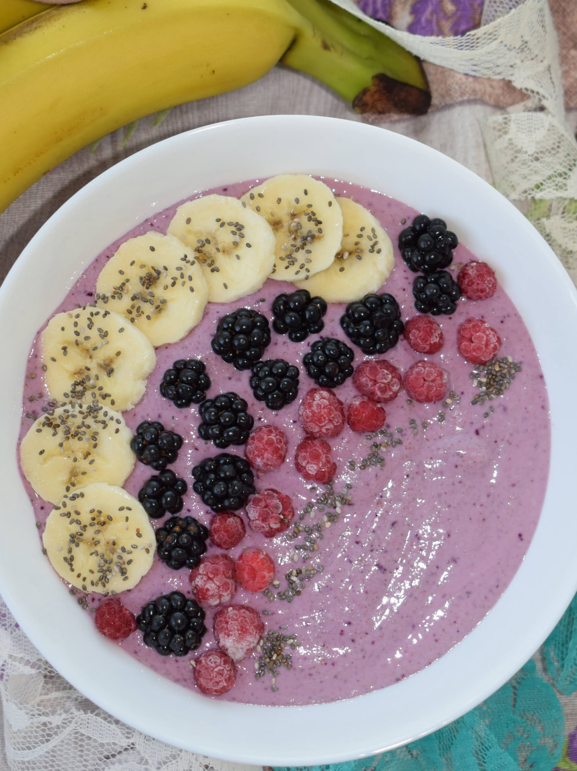 Oat bowl topped with mixed berries