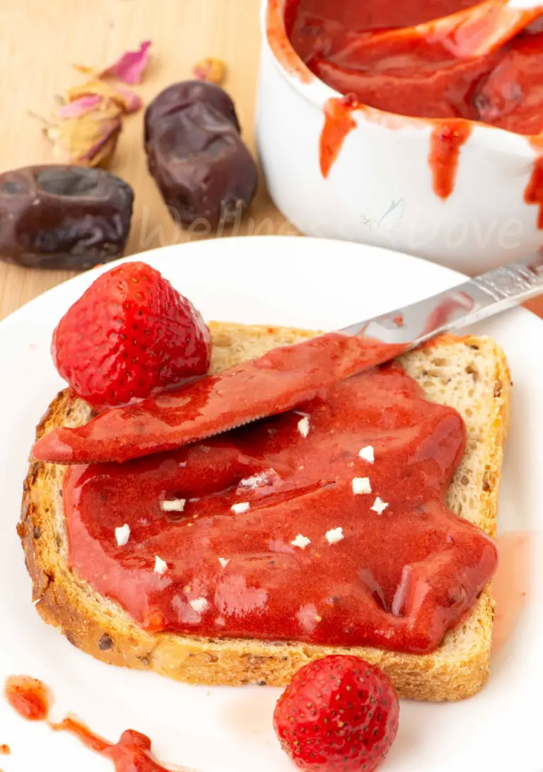 Easy Raw homemade strawberry jam