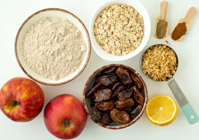 The ingredients of the vegan sugar free apple pie