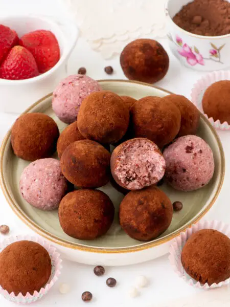 strawberry vegan truffles featured image