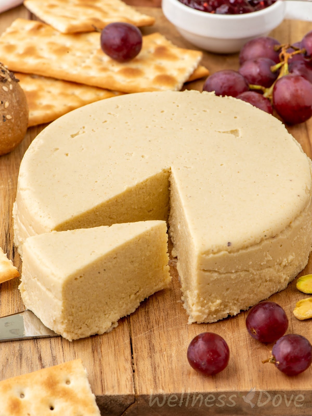 Sliceable vegan cashew cheese