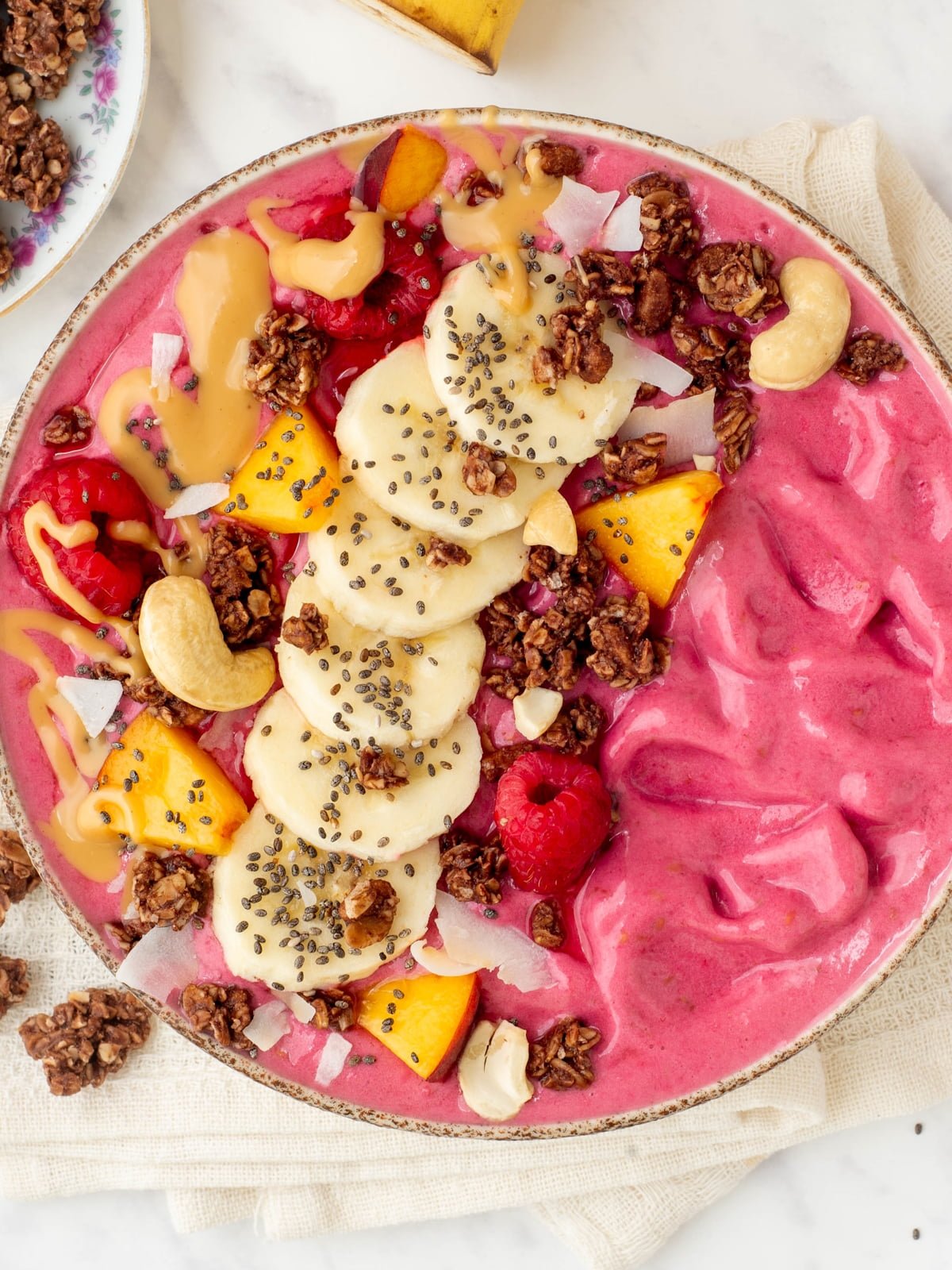 Raspberry Banana Smoothie Bowl