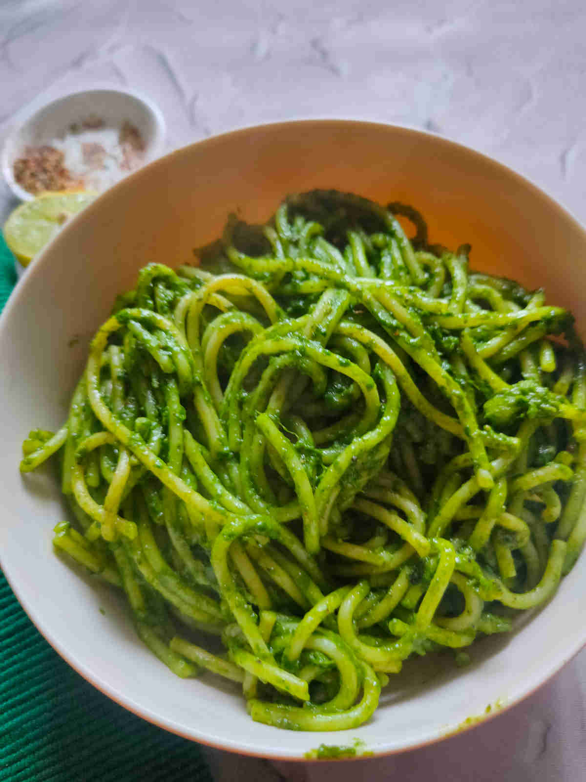 Spaghetti in Pesto Sauce
