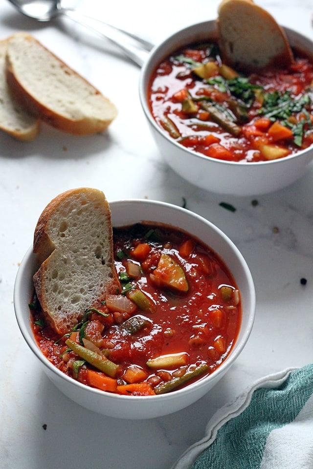 One Pot Vegan Minestrone Soup