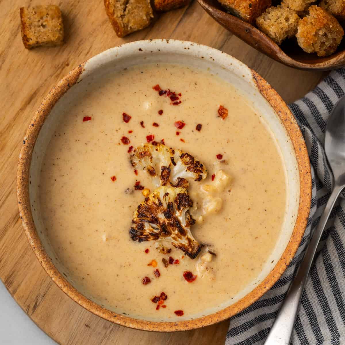 Roasted Cauliflower and Garlic Soup