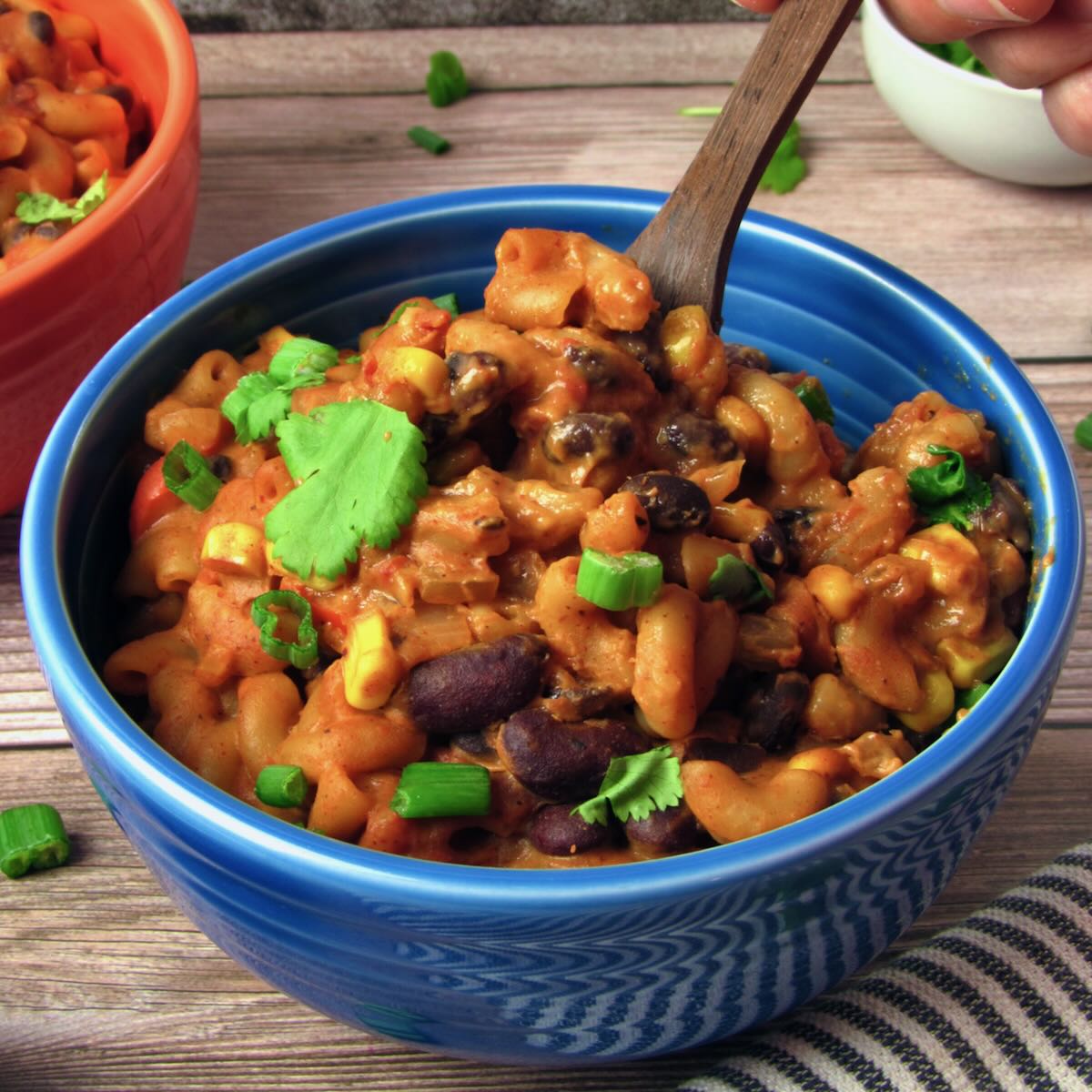 Vegan Chili Mac and Cheese