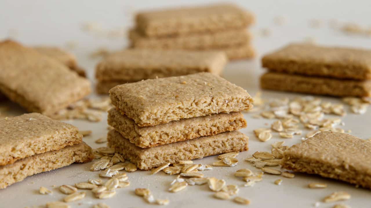 Healthy Oatmeal Crackers