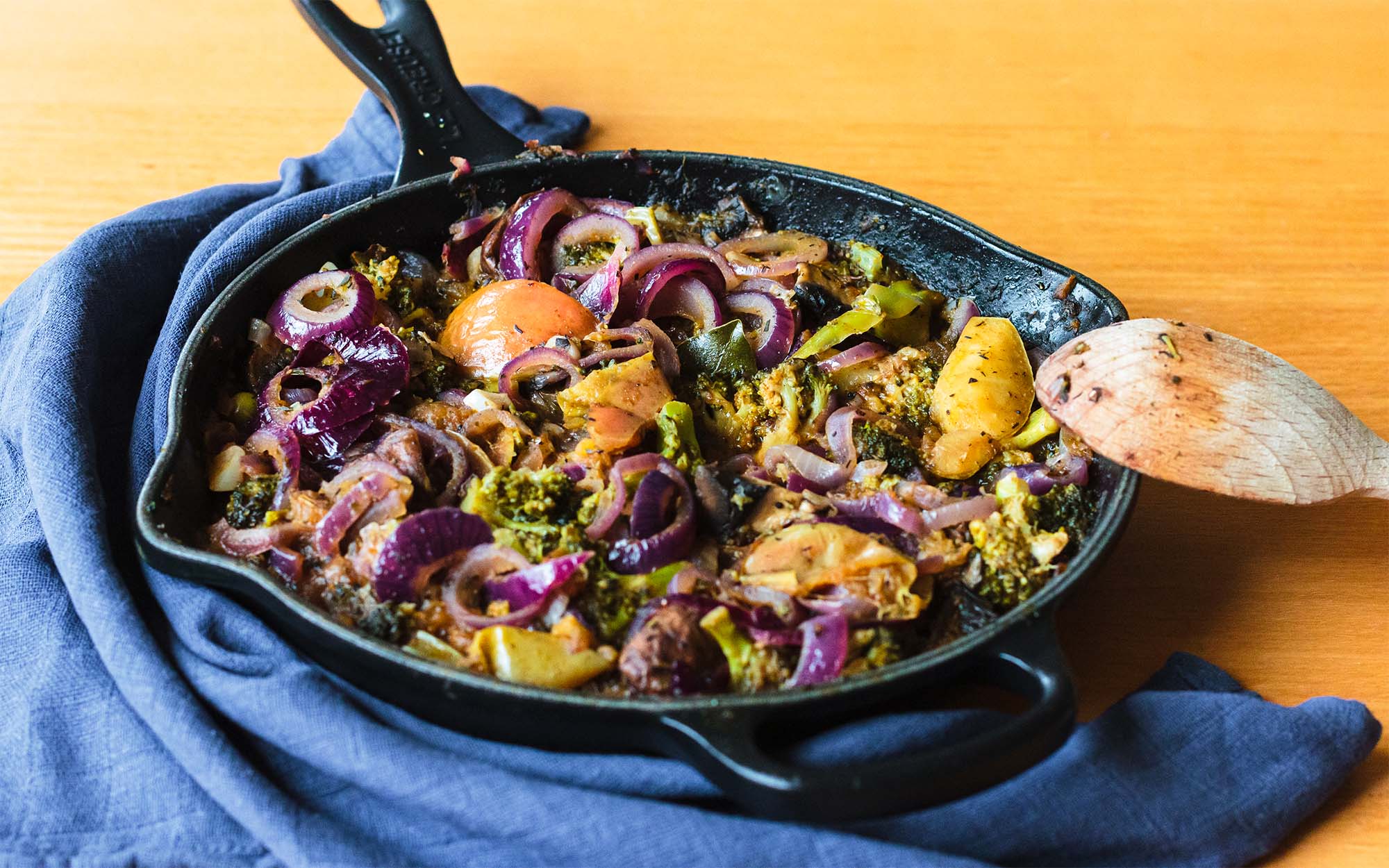 Vegetable Stew with Onion, Broccoli and Cauliflower